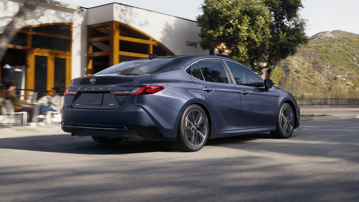 Toyota Camry XLE in Dark Cosmos, options shown